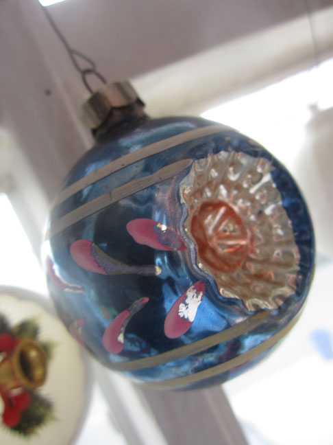 vintage-glass-christmas-ornament