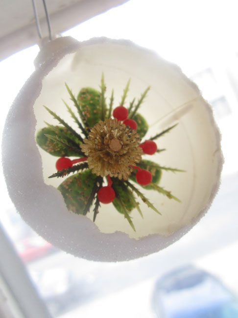 vintage-plastic-snowball-christmas-ornament